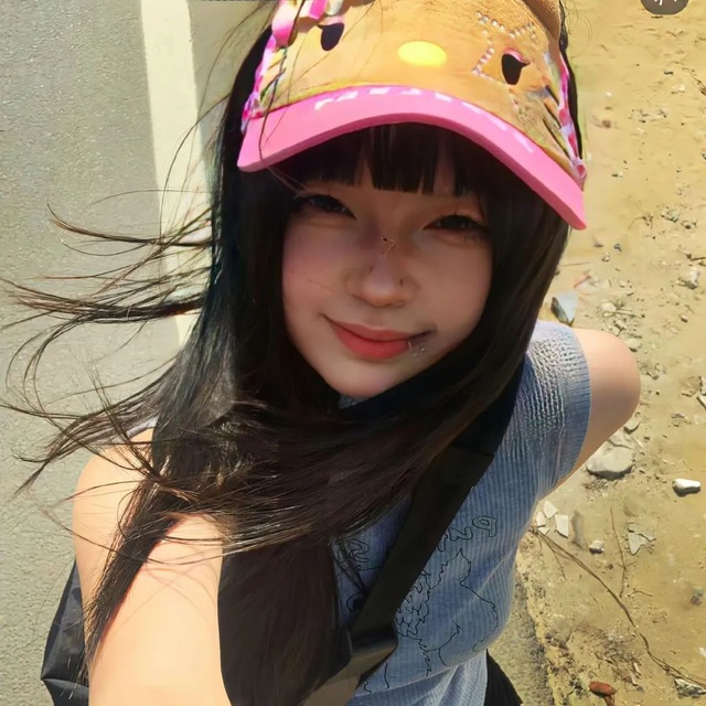 舒舒（海外引流TT官媒 网赚兼职）